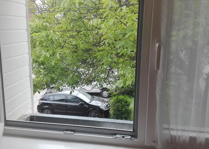 アパート Mona ケストヘイ